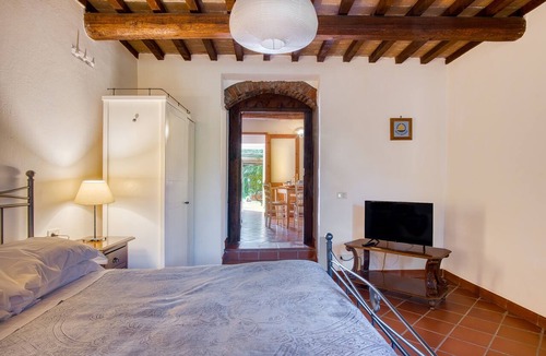 Umbertide House | Apartment 'Lavanda ad Antico Casale '700' with Shared Pool & Wi-Fi