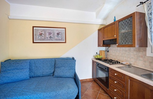Torrazza Apartment | Apartment 'Le Mimose Bilo 4' with Pets Allowed and Mountain View