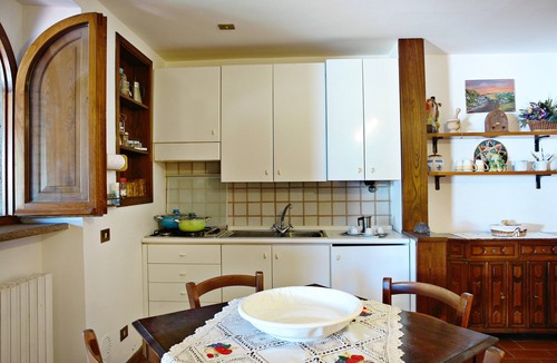Citta della Pieve Apartment | Apartment 'Lo Stagno - La Cerretola' with Shared Pool, Shared Garden and Wi-Fi