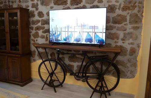 Sutri Apartment | Apartment 'Lucky Home' with Wi-Fi and Air Conditioning