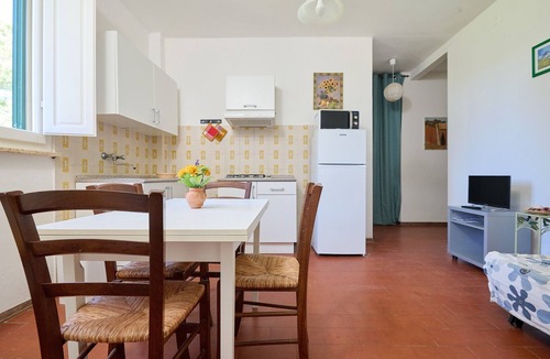 Piombino Apartment | Apartment 'Mare Etrusco 5' with Shared Garden and Wi-Fi