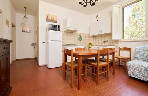 Piombino Apartment | Apartment 'Mare Etrusco 2' with Shared Garden and Wi-Fi