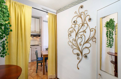 Piani-Ciapin Apartment | Apartment 'Mare, Sole, Eucalipto' with Sea View, Private Terrace and Air Conditioning