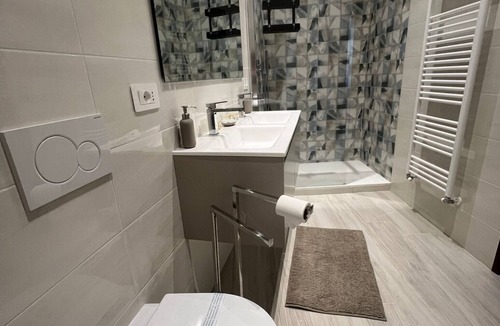 Savona Apartment | Apartment 'Mary' with Balcony, Wi-Fi and Air Conditioning