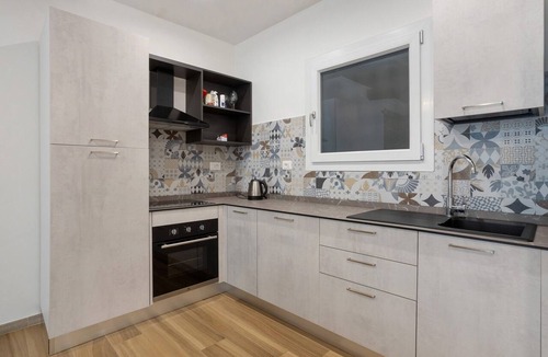 La Spezia Historic Centre Apartment | Apartment 'Matt House 2' with Balcony, Wi-Fi and Air Conditioning