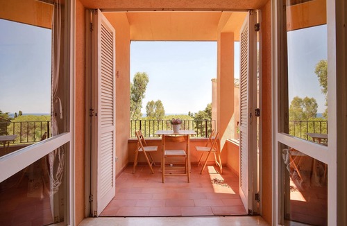 Capo D'arco Apartment | Apartment 'Mono Capo D'Arco Agrumeto' with Sea View, Shared Pool and Balcony