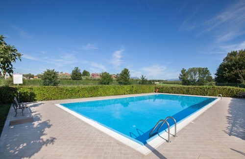 Calmasino Apartment | Apartment Noon with Pool
