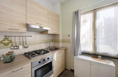 Diano Marina Apartment | Apartment Orizzonte 3 A with Shared Garden & Wi-Fi