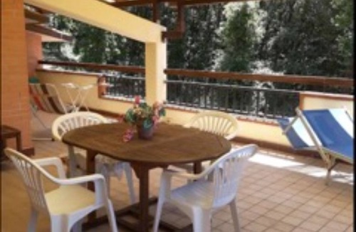 San Mariano Apartment | Apartment 'Perugia Mansarda In Villa' with Private Terrace, Shared Garden and Wi-Fi