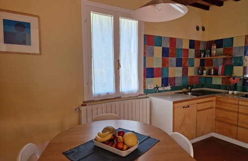 Riparbella Apartment | Apartment 'Piccolo Paradiso - Mare' with Shared Pool, Wi-Fi and Air Conditioning