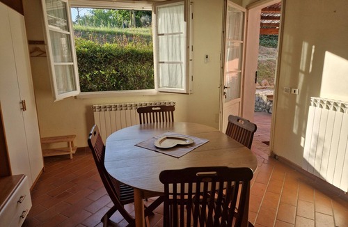Riparbella Apartment | Apartment 'Piccolo Paradiso - Olivo' with Shared Pool, Wi-Fi and Air Conditioning