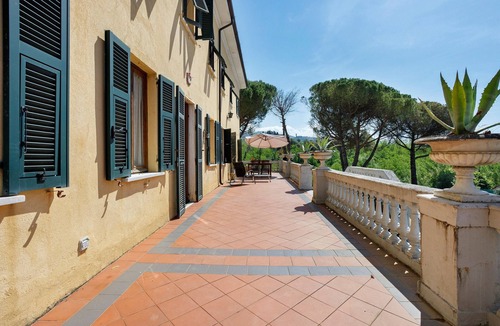 Sarzana Apartment | Apartment Riccardo in Villa Pini with Shared Pool and Terrace