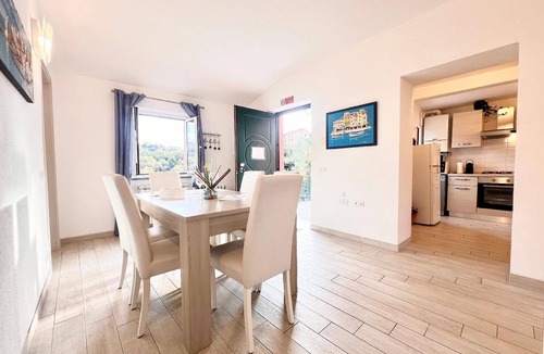 San Massimo Apartment | Apartment second floor with parking and garden