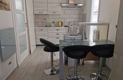 Civitavecchia Apartment | Apartment - Sleeps 2 - Parking - 5min To La Frasca