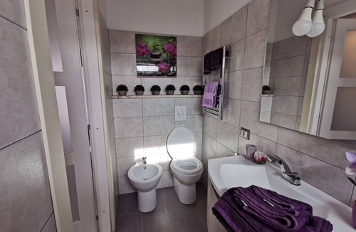 Civitavecchia Apartment | Apartment - Sleeps 2 - Parking - 5min To La Frasca