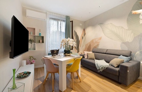 Vado Ligure Apartment | Apartment 'Soleluna' with Wi-Fi and Air Conditioning