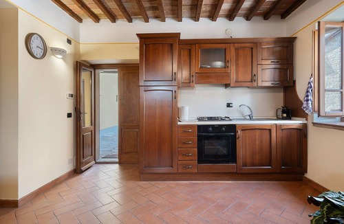 Anghiari Apartment | Apartment 'Sotto Le Mura' with Wi-Fi