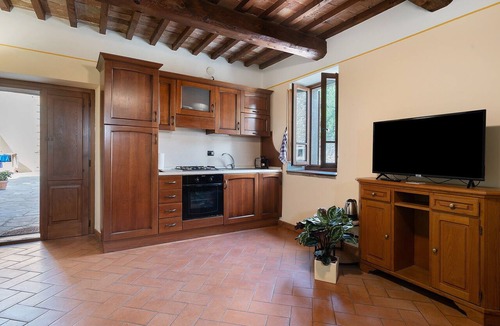 Anghiari Apartment | Apartment 'Sotto Le Mura' with Wi-Fi