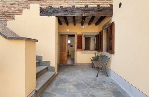 Anghiari Apartment | Apartment 'Sotto Le Mura' with Wi-Fi