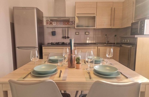 Uscio Apartment | Apartment 'Stella House' with Balcony, Wi-Fi and Air Conditioning