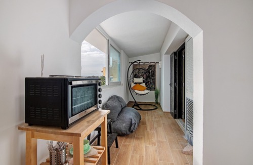 Correeira Apartment | Apartment 'T2 Elenir' with Private Terrace, Balcony and Wi-Fi