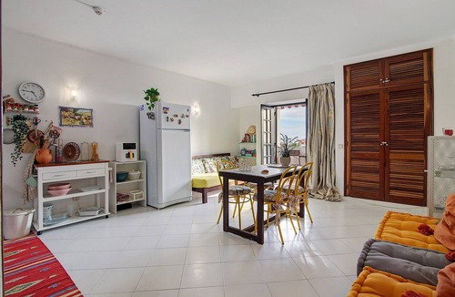 Correeira Apartment | Apartment 'T2 Elenir' with Private Terrace, Balcony and Wi-Fi