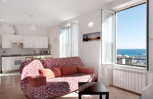 Varazze Apartment | Apartment "Trilocale in Villa Vista Mare Apt 3" with Sea View