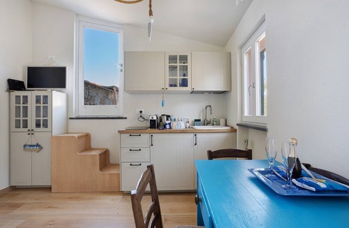 Vernazza Apartment | Apartment 'Vistamare Relax Cinque Terre' with Sea View, Wi-Fi, Free Parking & Air Conditioning