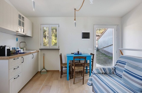 Vernazza Apartment | Apartment 'Vistamare Relax Cinque Terre' with Sea View, Wi-Fi, Free Parking & Air Conditioning