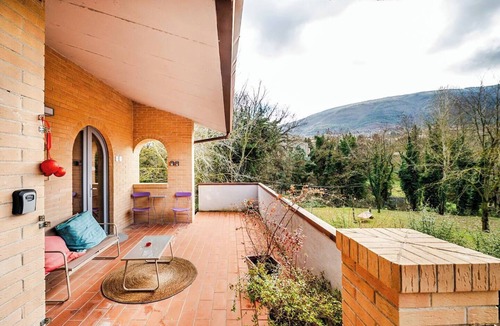 Assisi Apartment | Apartment with 2 Bathrooms & Private Parking – 5 km from Assisi