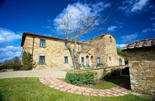 Tavarnelle Val di Pesa Apartment | Apartment with pool, WIFI, A/C, TV, patio, pets allowed, panoramic view, close to Greve In Chianti