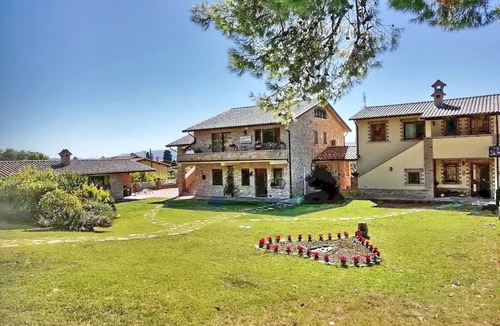 Rivotorto Apartment | Apartment with private pool and large park - near Assisi