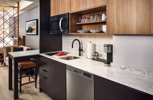 Southmoor Park Hotel | Apiary Hotel Belleview Station Denver
