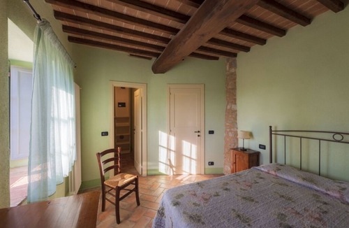 Simignano House | Appartamento Ampio nel Borgo Medioevale