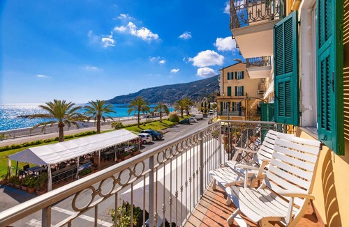 Ospedaletti Apartment | Appartamento Fronte Mare a Ospedaletti by Wonderful Italy