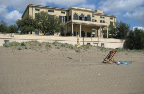 Donoratico Apartment | APPARTAMENTO IN VILLA STORICA SUL MARE PER 8/10 PERSONE