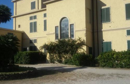 Donoratico Apartment | APPARTAMENTO IN VILLA STORICA SUL MARE PER 8/10 PERSONE