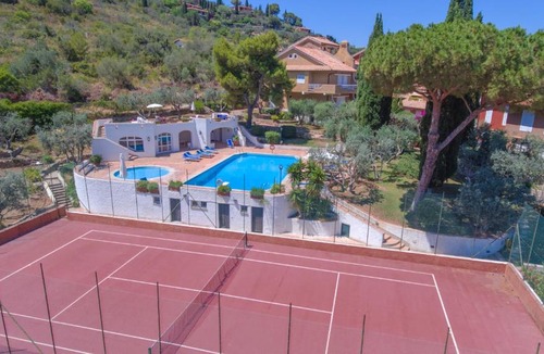Porto Santo Stefano Apartment | Appartamento in residence con piscine e tennis
