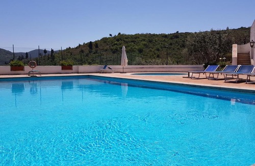 Porto Santo Stefano Apartment | Appartamento in residence con piscine e tennis