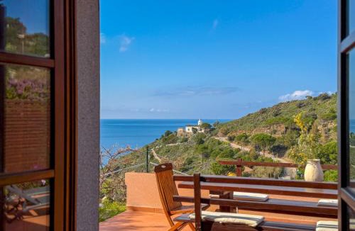 Patresi Apartment | Appartamento Issopo - HelloElba