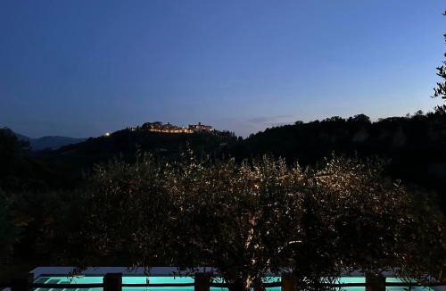 Montone Apartment | Appartamento nel castello del cardaneto