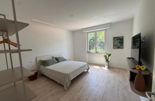 Vado Ligure Apartment | Appartamento villa Eucalipto, giardino sul mare