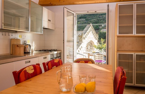 Manarola Apartment | Apt. Casa Duomo - Arbaspàa - Large apartment with terrace in Manarola
