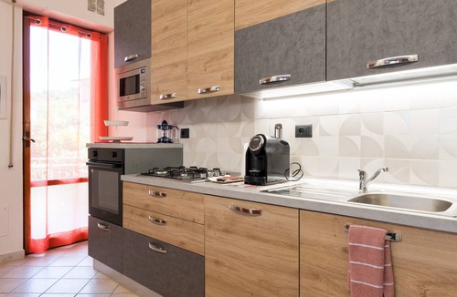 Arezzo Apartment | 'Art Rooms - Banksy Klimt' Rooms with Shared Terrace, Wi-Fi and Air Conditioning