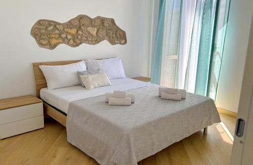 Nettuno Apartment | ARTEMISIA APARTMENT - Elegant spacious flat in NETTUNO City Center, just steps from the Sea, Beaches, Marina, Train&Bus Station