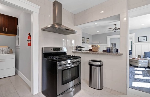 Downtown Long Beach Apartment | Arts District of Long Beach! Walking distance to the beach!