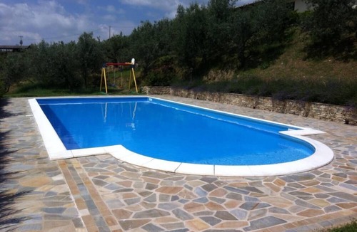 Gualdo Cattaneo Apartment | "Assisi " appartement in the Villa di Castello is situated in the middle of an olive garden