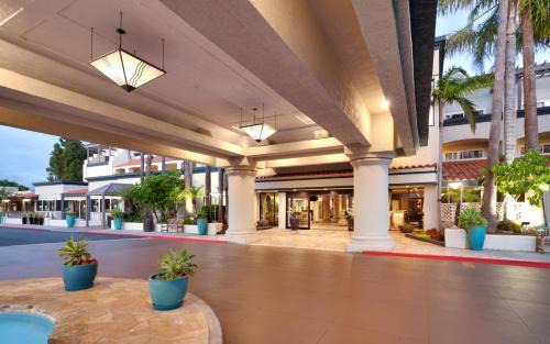 Airport Area Hotel | Atrium Hotel Orange County