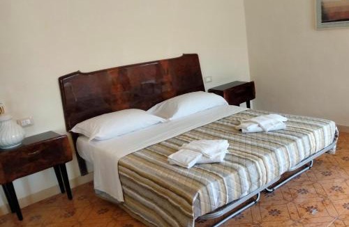 Corinaldo Hotel | ATTICO SULLA BOUGANVILLE (Albergo diffuso)