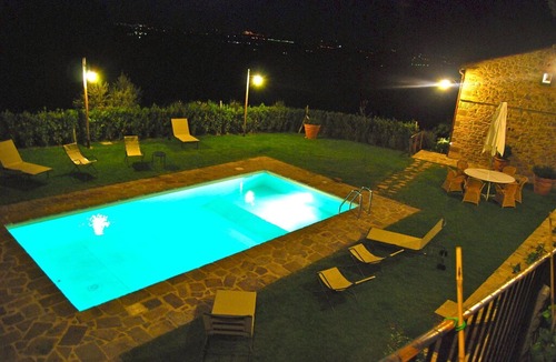 Ossaia House | Attractive Holiday Home in Cortona with Swimming Pool
